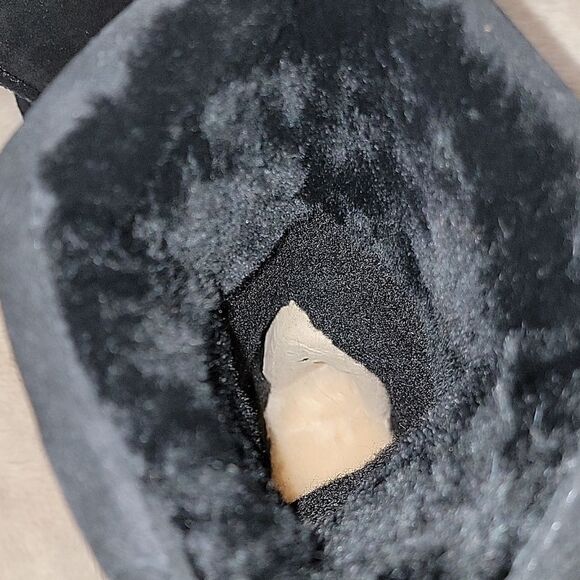 BEARPAW EMMA 610W/BLACK II FAUX FUR BOOTS, SIZE 7 - NEW IN BOX - Picture 7 of 12